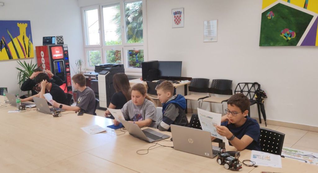 Učenici naše škole na Superfinalu Croatian Makers Lige