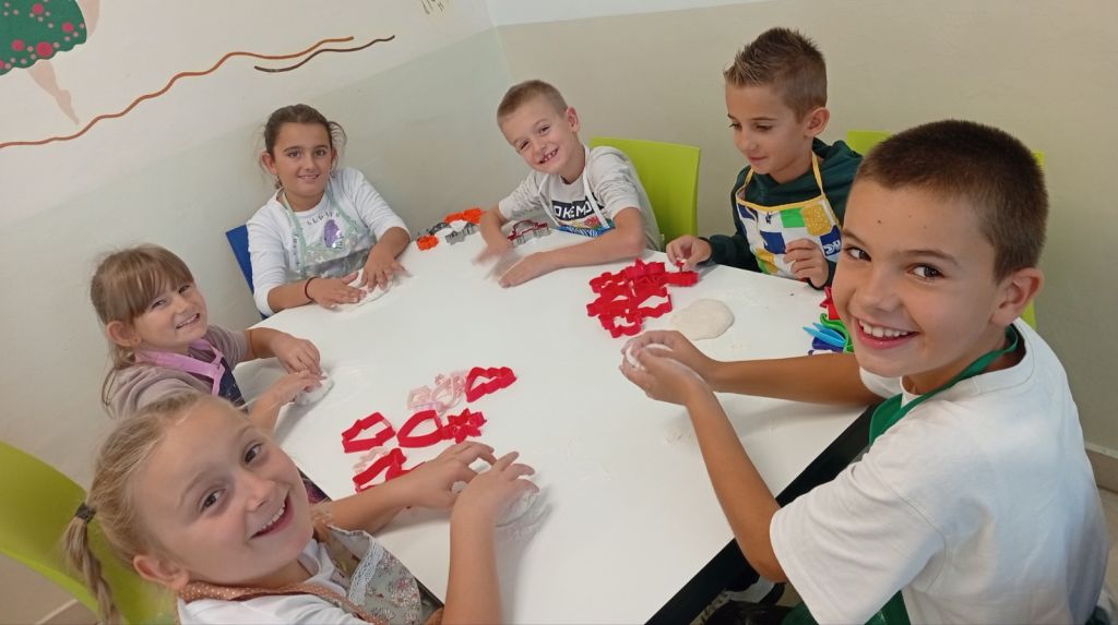 Zahvalnost, miris kruha i dječji osmijesi ispunili su školske učionice